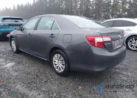 2013 Toyota Camry Le z USA, uszkodzony, nr VIN 4T4BF1FK6DR334684